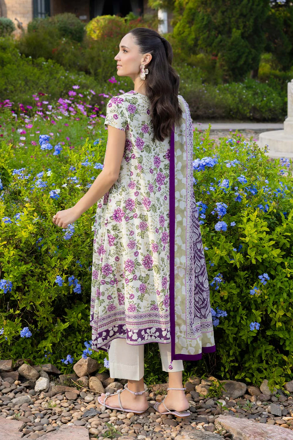 Gul Ahmed Printed Lawn Collection - Image 5