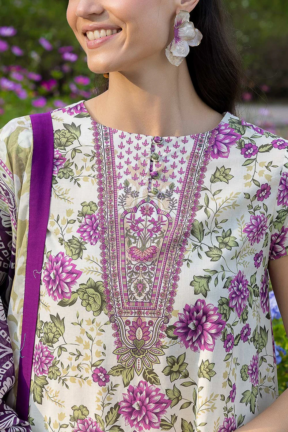Gul Ahmed Printed Lawn Collection - Image 8
