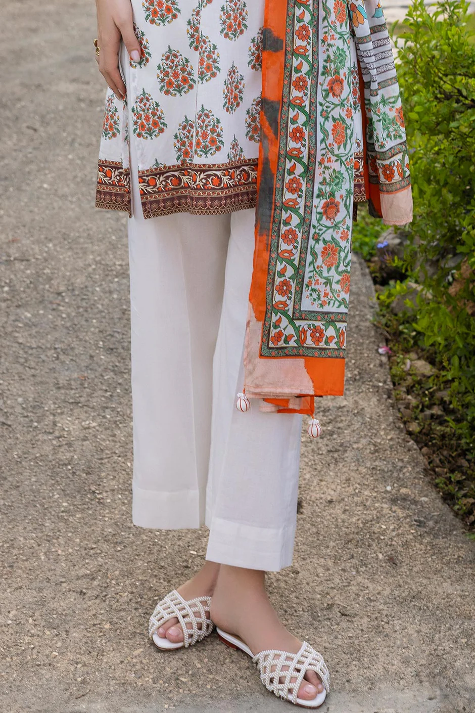 Gul Ahmed Printed Lawn Collection - Image 18