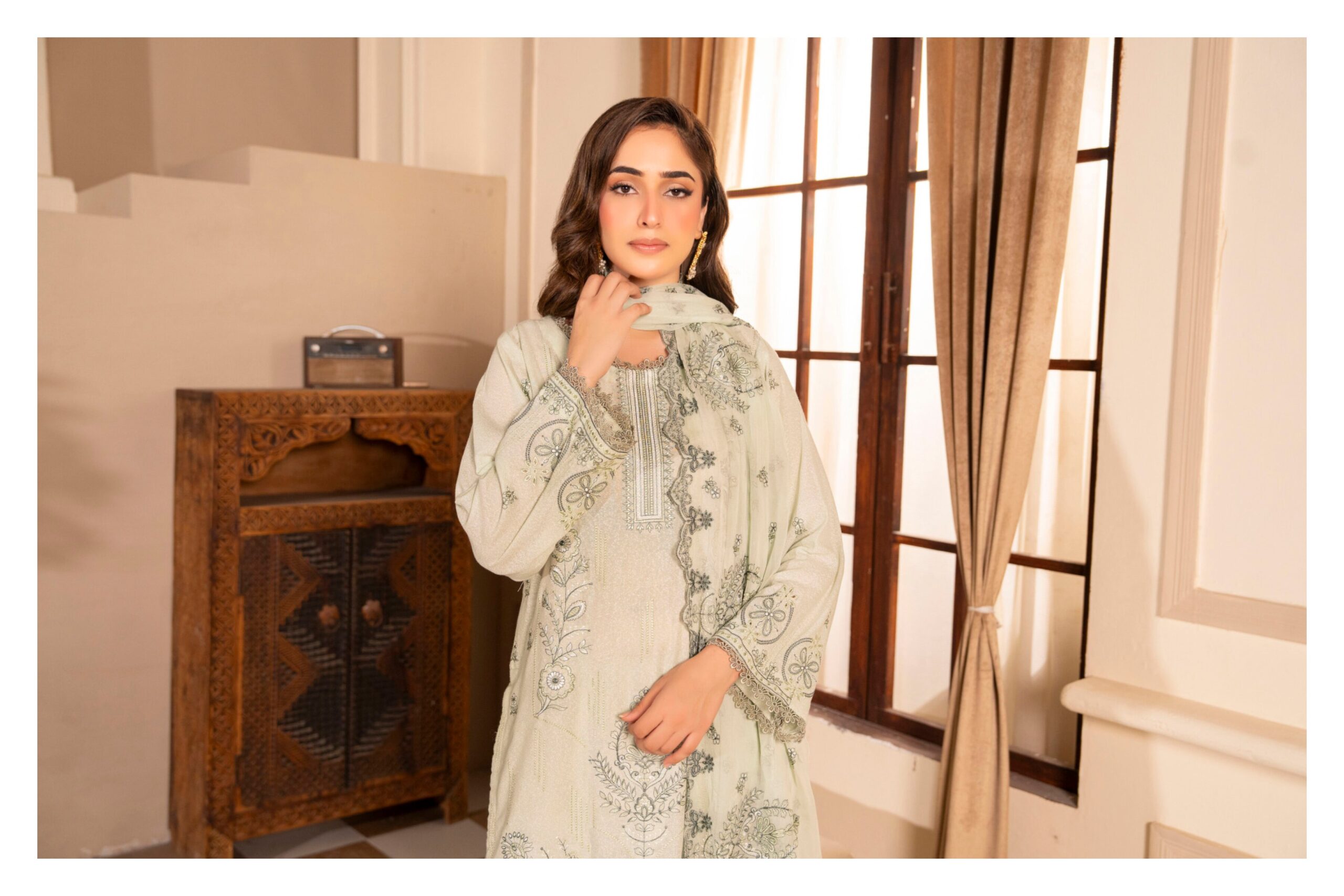 Manizay Rooh-E-Naz Karandi Design # 3 - Image 2